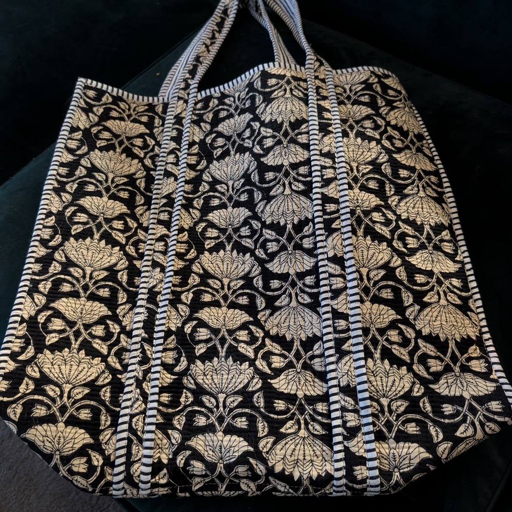 Black & Cream Floral Tote Bag - Stylish Everyday Handbag